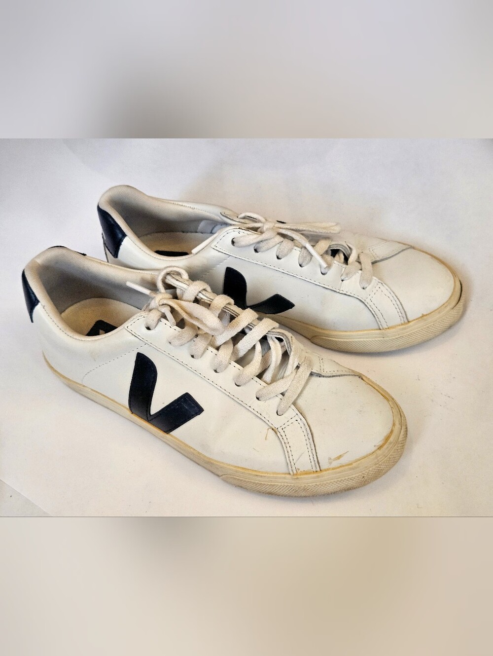 Veja Esplar Womens Sneakers Size 7 US /EU 38 White Leather Black Logo Low Top